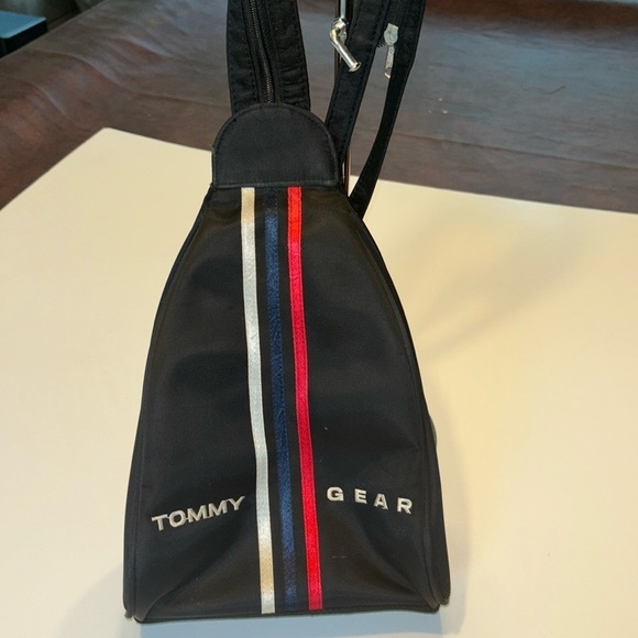 Tommy Hilfiger Handbags - Vintage Tommy Hilfiger “Tommy Gear” Sling bag